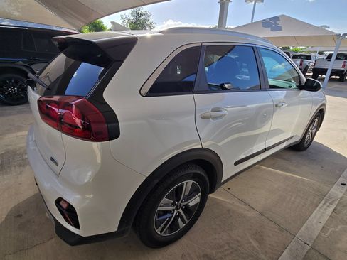 Used 2022 Kia Niro LXS FWD image 9