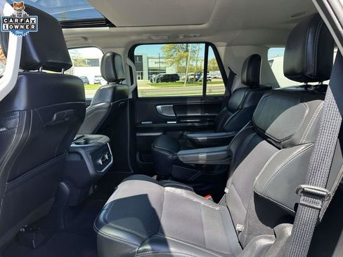 Used 2025 Ford Expedition Platinum AWD/4WD image 10