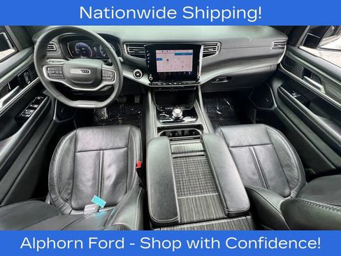 Used 2024 Jeep Wagoneer L Series II w/ Flexible Seating Group AWD/4WD image 8