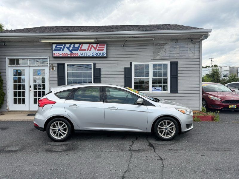 Used 2017 Ford Focus SE FWD image 1