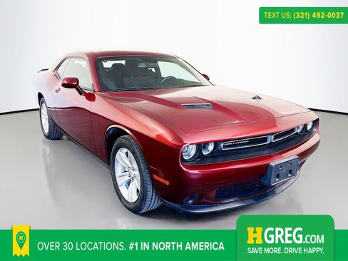 Used 2023 Dodge Challenger SXT image 1
