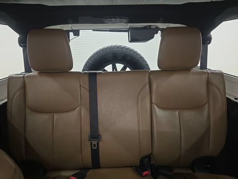 Used 2013 Jeep Wrangler Unlimited Sahara w/ Connectivity Group AWD/4WD image 42