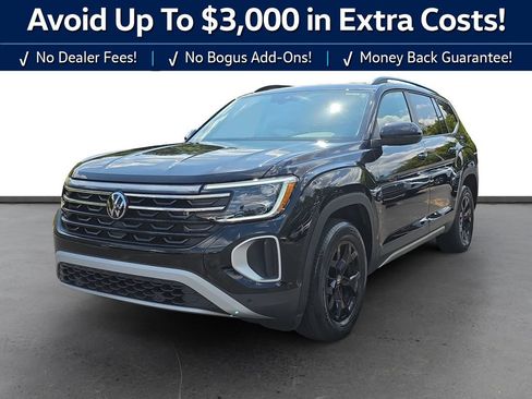 Certified 2024 Volkswagen Atlas Peak Edition SE AWD/4WD image 1