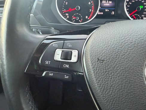 Used 2018 Volkswagen Tiguan SE image 20