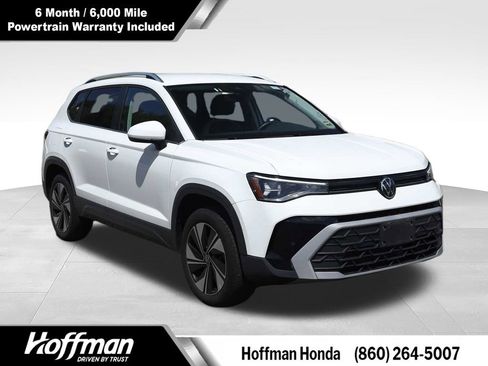 Used 2025 Volkswagen Taos SE AWD/4WD image 1