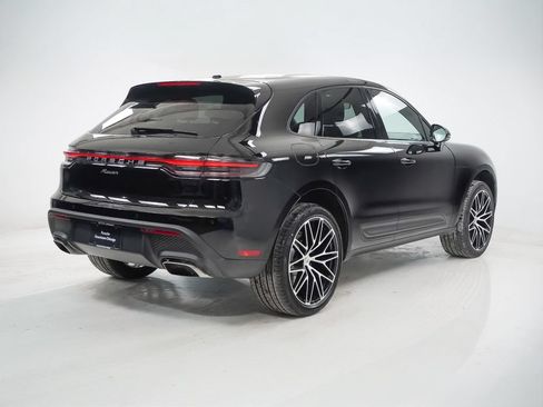 Certified 2026 Porsche Macan AWD/4WD image 3