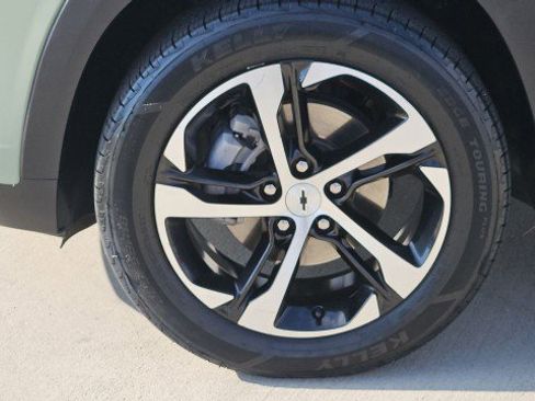 Used 2024 Chevrolet Trax RS w/ Driver Confidence Package FWD image 31