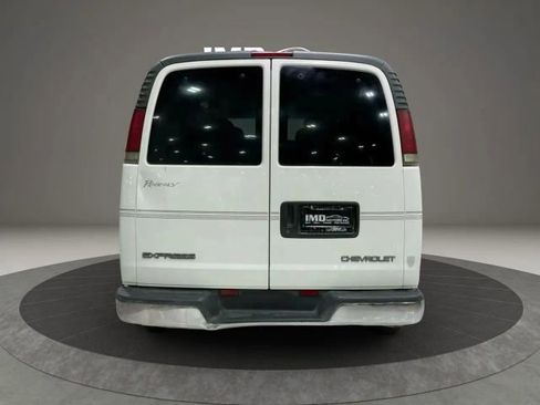 Used 2002 Chevrolet Express 1500 w/ LS Preferred Equipment Group RWD image 7