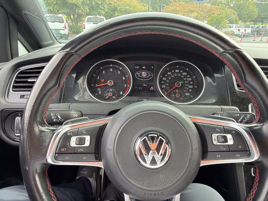 Used 2017 Volkswagen GTI SE FWD image 4