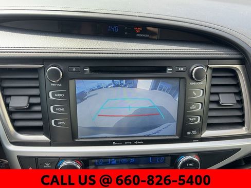 Used 2018 Toyota Highlander SE image 22