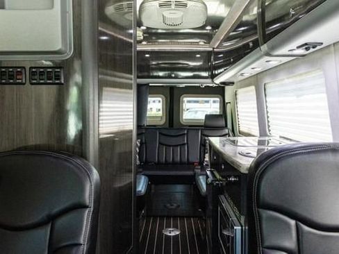Used 2014 Mercedes-Benz Sprinter 3500 image 3