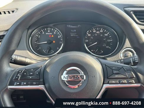 Used 2017 Nissan Rogue SV AWD/4WD image 19