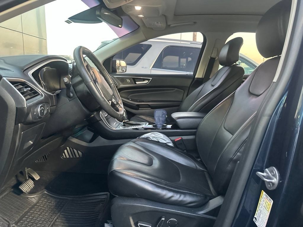 Used 2017 Ford Edge Titanium w/ Equipment Group 302A AWD/4WD image 9