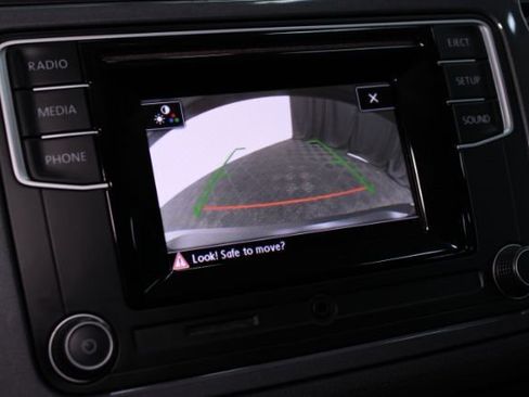 Used 2017 Volkswagen Tiguan Limited w/ Alloy Wheels Package image 15