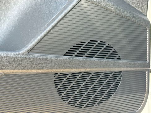 New 2026 Volkswagen Taos SEL image 23