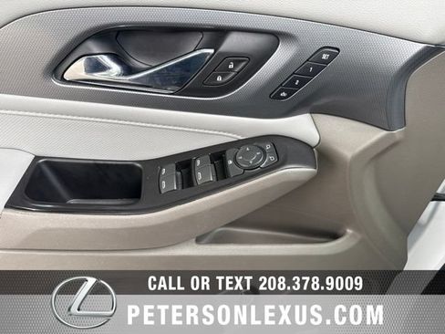 Used 2020 Chevrolet Traverse Premier AWD/4WD image 26