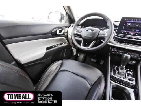 Used 2024 Jeep Compass Limited AWD/4WD image 9
