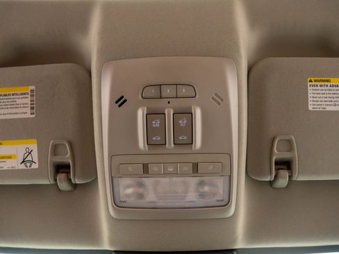 Used 2019 Buick Encore Essence image 29