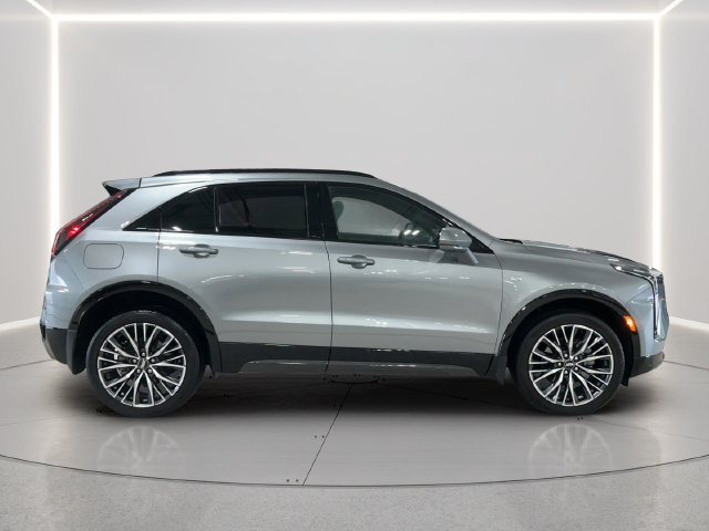 Used 2025 Cadillac XT4 Sport AWD/4WD image 7