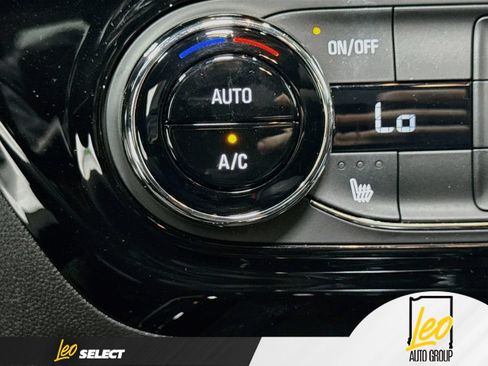 Used 2025 Chevrolet Trax ACTIV w/ Sunroof Package FWD image 21