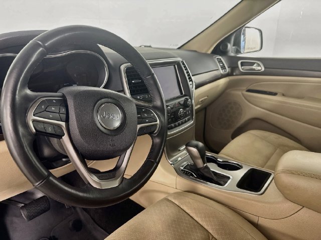 Used 2018 Jeep Grand Cherokee Laredo AWD/4WD image 13