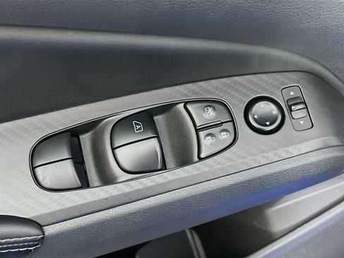 Used 2025 Nissan Altima 2.5 SV image 15