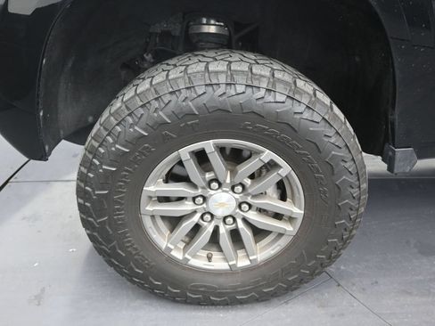 Used 2023 Chevrolet Colorado LT w/ LT Convenience Package II RWD image 9