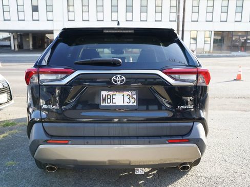 Used 2020 Toyota RAV4 Limited FWD image 25