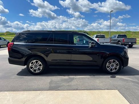 Used 2025 Ford Expedition Max Active AWD/4WD image 4