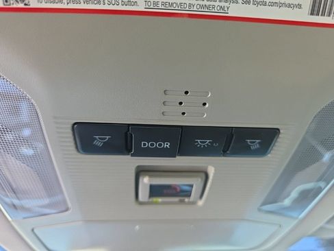 Used 2025 Toyota RAV4 LE AWD/4WD image 22