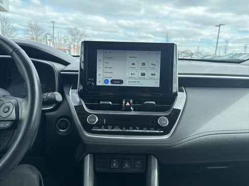 Used 2023 Toyota Corolla Cross XLE w/ Convenience Package image 10