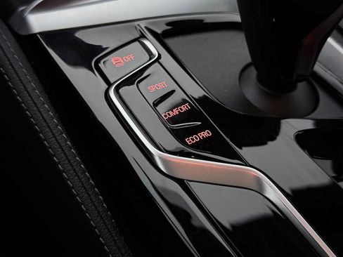 Used 2023 BMW 540i xDrive w/ M Sport Package image 38