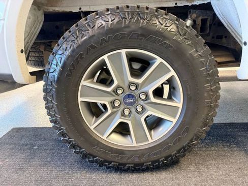 Used 2016 Ford F150 Lariat image 18