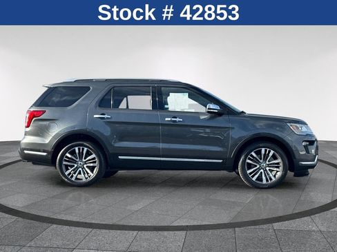 Used 2018 Ford Explorer Platinum AWD/4WD image 3