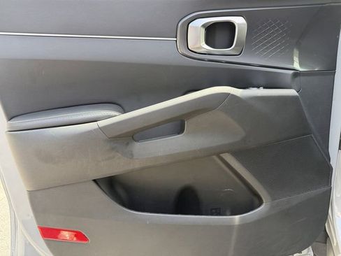 Certified 2025 Kia Sorento S w/ Panoramic Sunroof Package FWD image 9