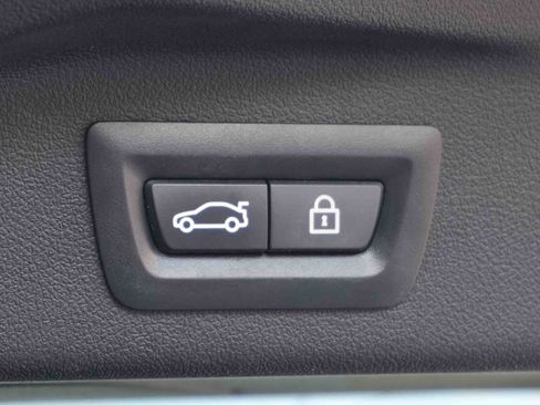 Used 2020 BMW X7 xDrive40i w/ Premium Package image 38