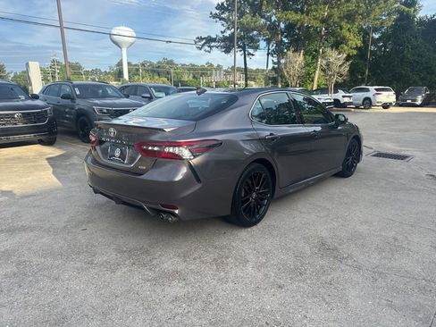 Used 2024 Toyota Camry XSE FWD image 5