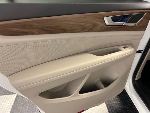 Certified 2024 Volkswagen Atlas SE image 17