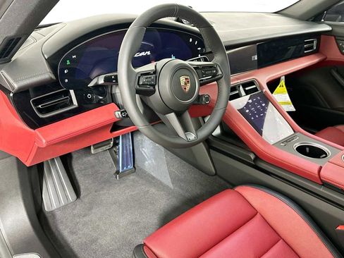 Used 2025 Porsche Taycan image 4