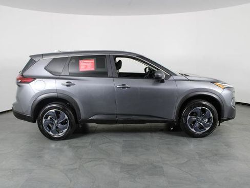 Certified 2024 Nissan Rogue SV FWD image 15