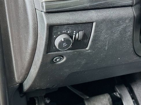 Used 2020 Jeep Grand Cherokee Laredo w/ Security & Convenience Group image 15