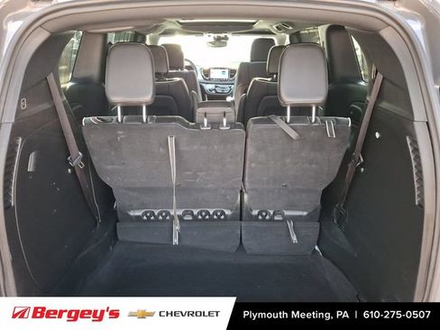 Used 2025 Chrysler Pacifica Limited FWD image 33