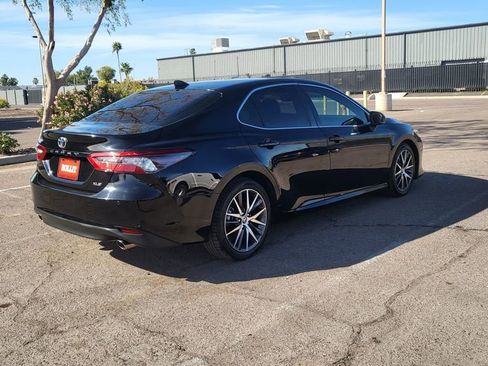 Used 2022 Toyota Camry XLE w/ Navigation Package image 9
