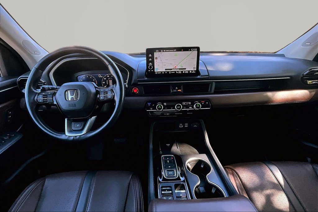 Used 2025 Honda Pilot Elite image 8