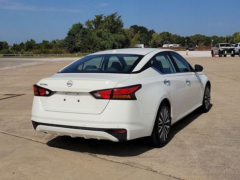 Used 2025 Nissan Altima 2.5 SV FWD image 5
