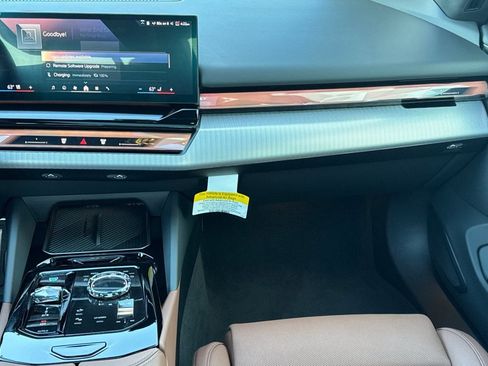 Used 2025 BMW i5 xDrive40 image 31