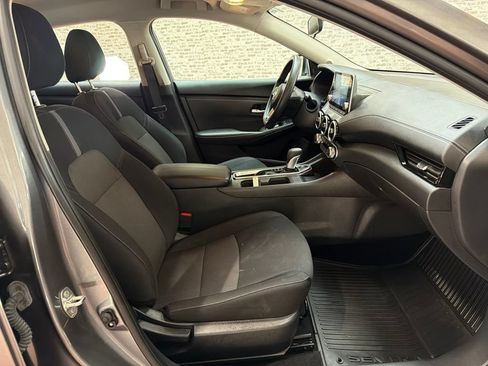 Used 2024 Nissan Sentra SV FWD image 11