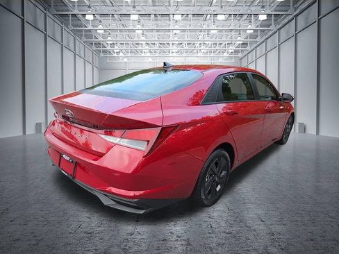 Used 2021 Hyundai Elantra SEL FWD image 8