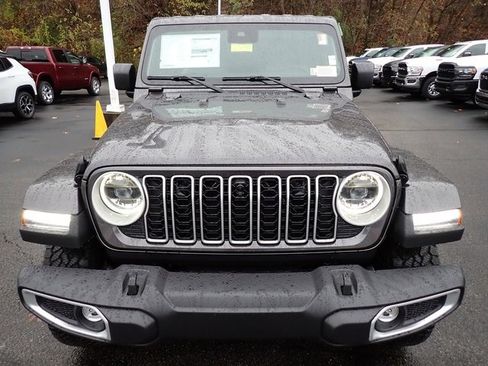 New 2025 Jeep Wrangler Sahara w/ Technology Group image 10