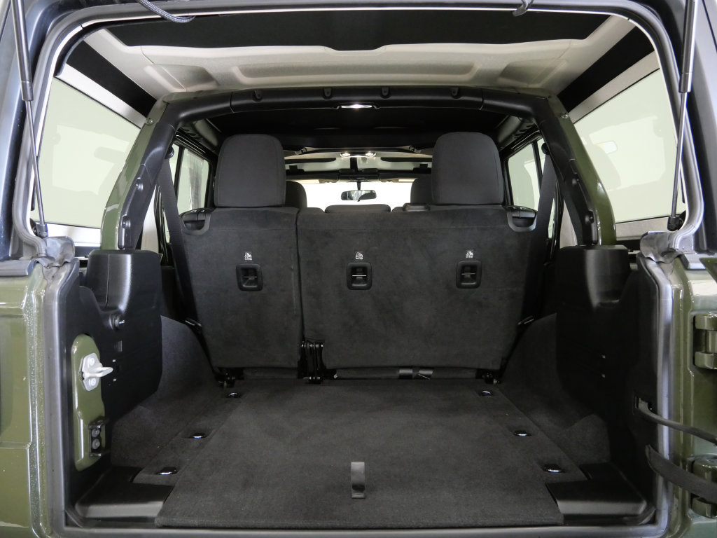Used 2023 Jeep Wrangler Unlimited Sport AWD/4WD image 25